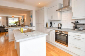 Gertie's Getaway - 3 Bedroom cottage sleep 6-8